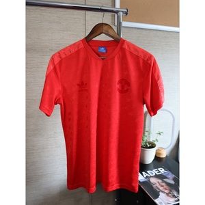 Retro Adidas x Manchester United Shirt